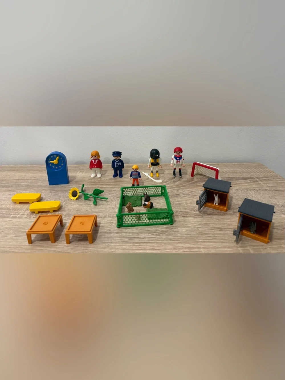 Vintage Playmobil Mixed Lot School Classroom & Rabbit Hutch Pet Pen Toy